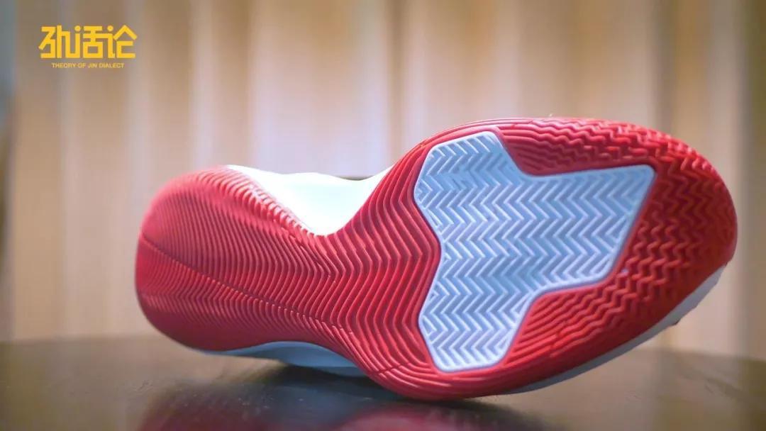 威少2代和1代的区别,保罗12代和威少