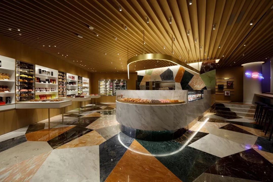 从优衣库到南京步行街,优衣库到路易威登