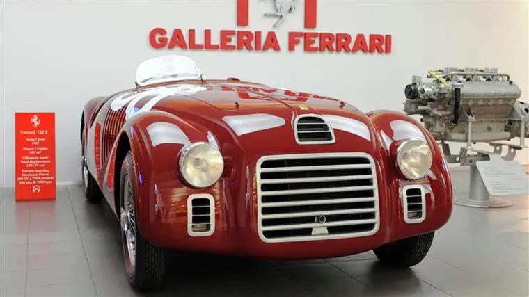 连老司机也蒙了，最离谱的V12发动机才1.5升？