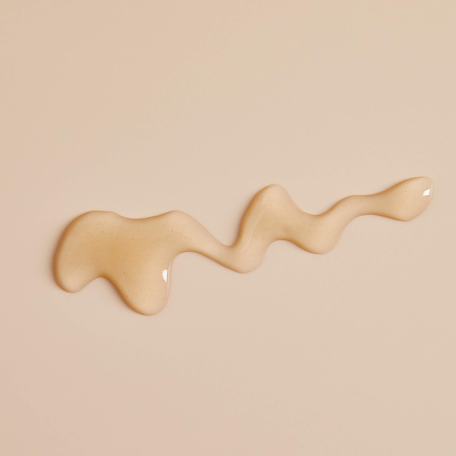 IntheWylde女性润滑剂品牌包装设计via:ClaireHartley