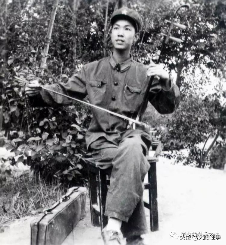 文艺兵跳芳华,文艺兵芳华话剧