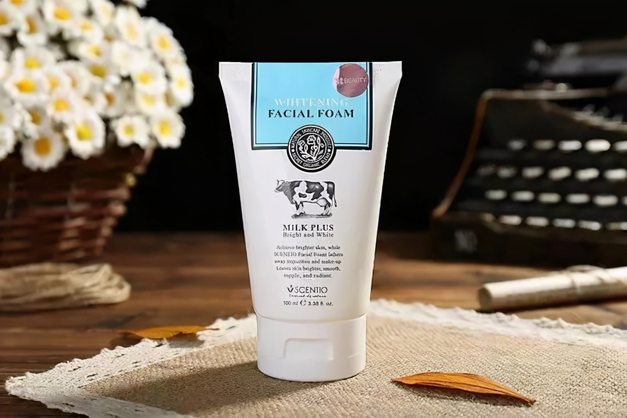 什么洗面奶控油美白补水,清洁控油深层保湿洗面奶推荐