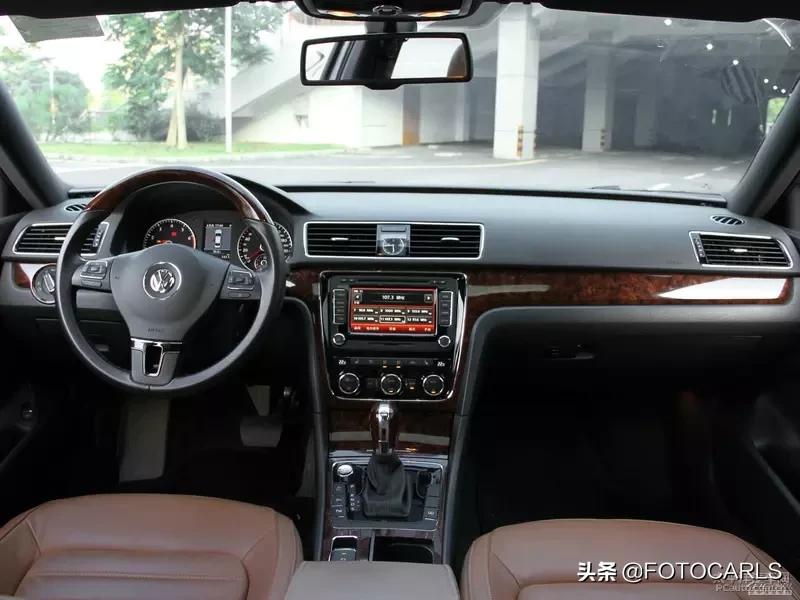 大众帕萨特3.0v6旗舰版,大众帕萨特2023最新款顶配落地价