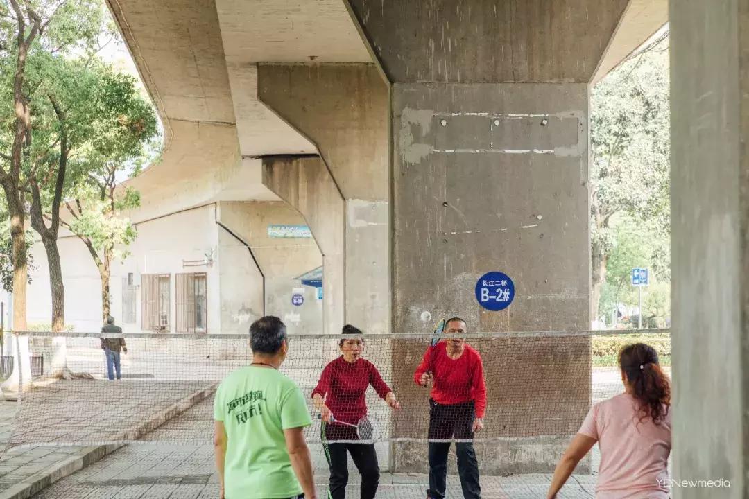 绕来绕去还是绕不开,绕来绕去绕不开锅碗瓢盆