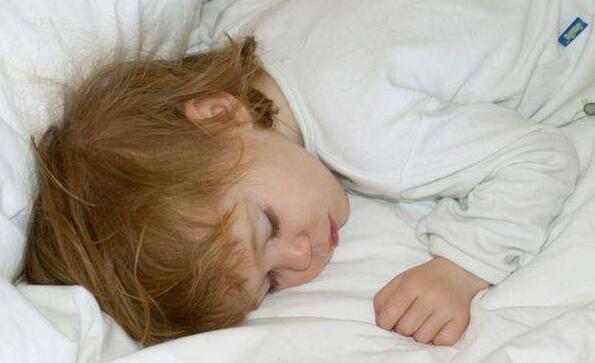 宝宝蹬被子怎么解决,宝宝蹬被子有什么好办法