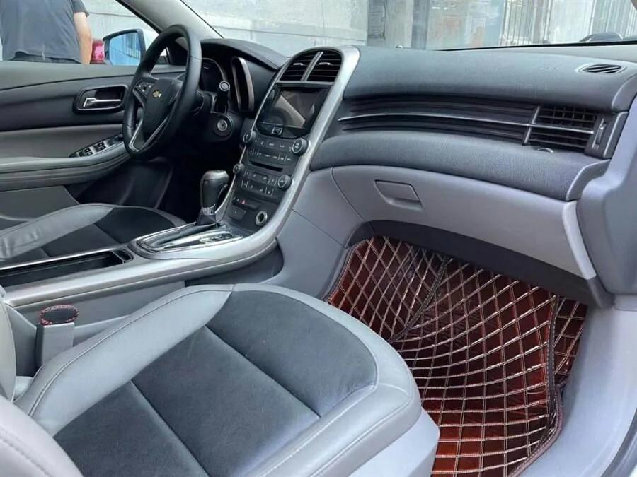 雪佛兰迈锐宝2.0白色黑顶街拍,雪佛兰迈锐宝拆车测评