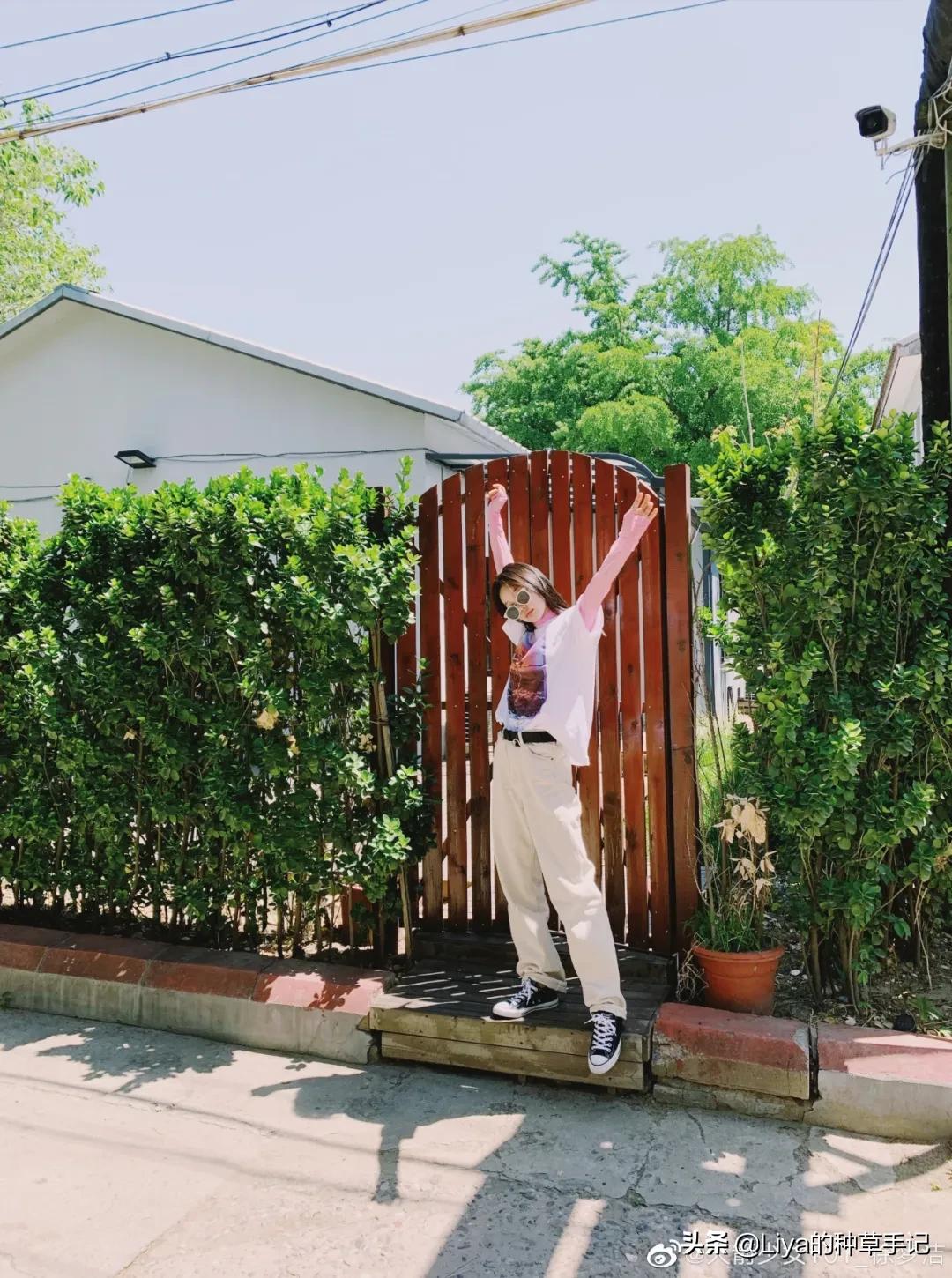 穿错卫衣显胖,宽松卫衣怎么搭配帆布鞋