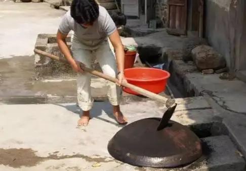 穷不碰三艺富不亲三人指的是什么,穷不三人富不记三亲是什么意思