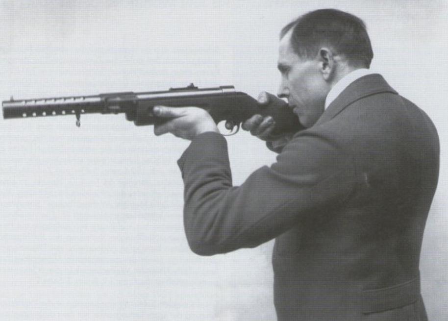 mp18式冲锋枪高清图,德国最早冲锋枪mp18原理结构