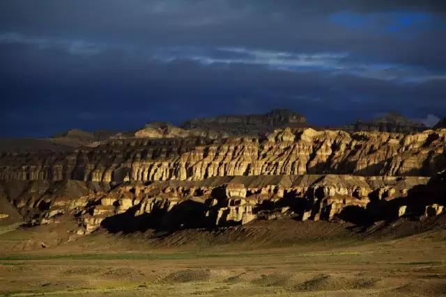世界上海拔最高的公路！中国最神奇的天路！比川藏线还险10倍！