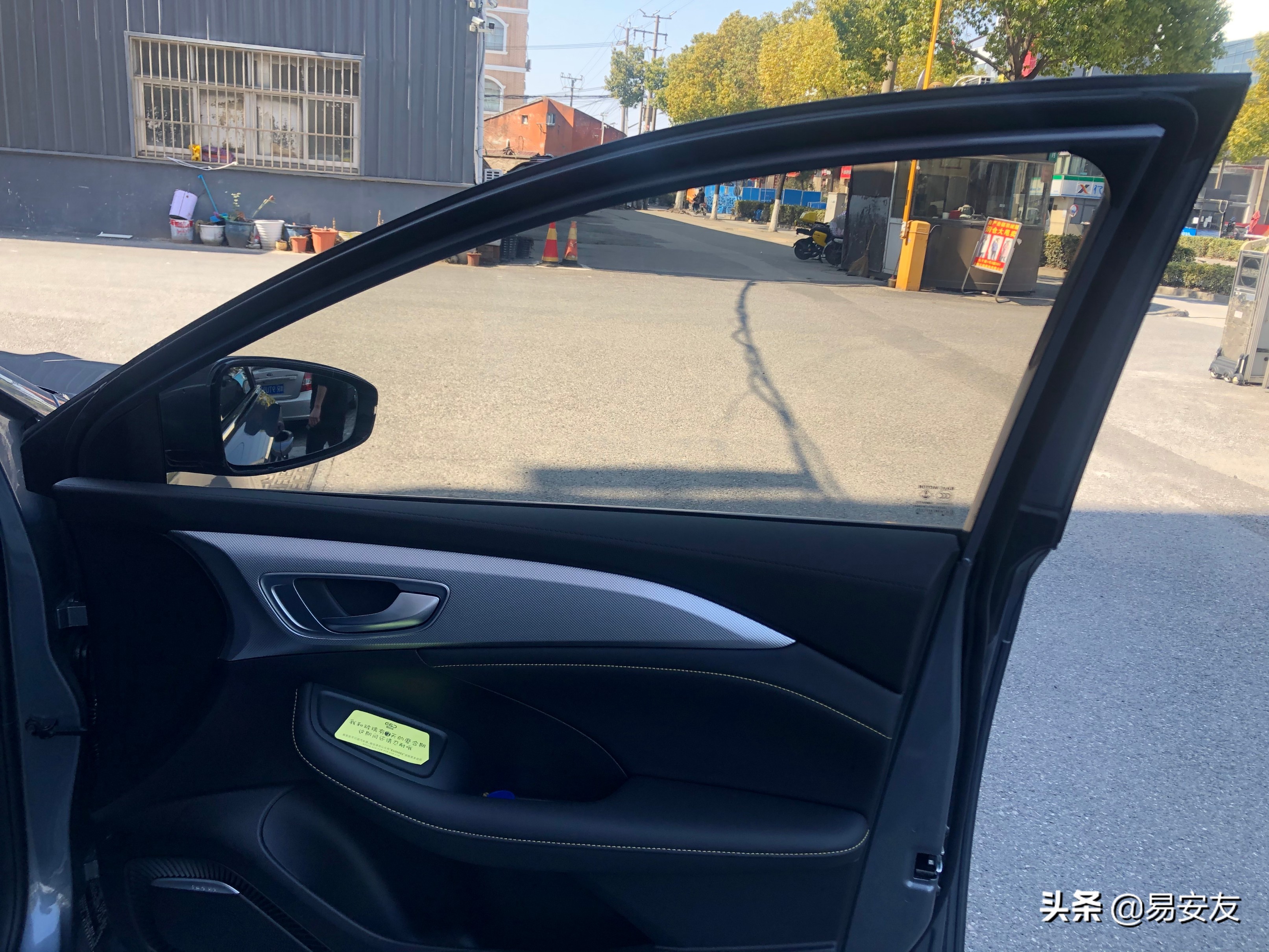 纳米陶瓷膜汽车贴膜,纳米陶瓷膜汽车贴膜有气泡