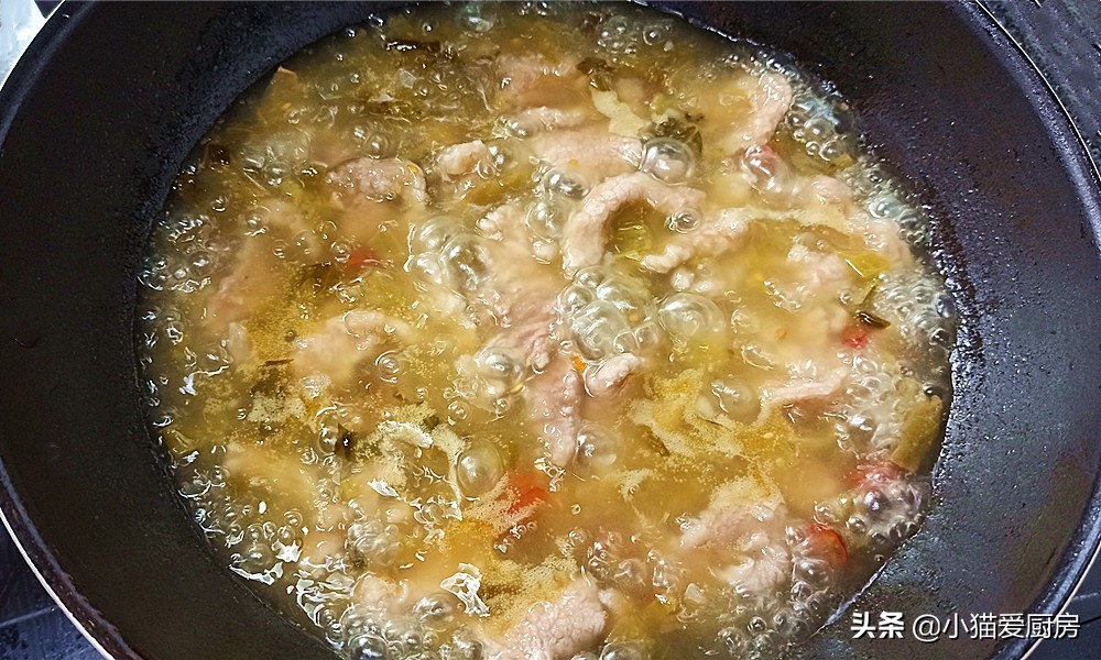四川酸菜炒肉的家常做法,四川酸菜滑肉汤的正宗做法