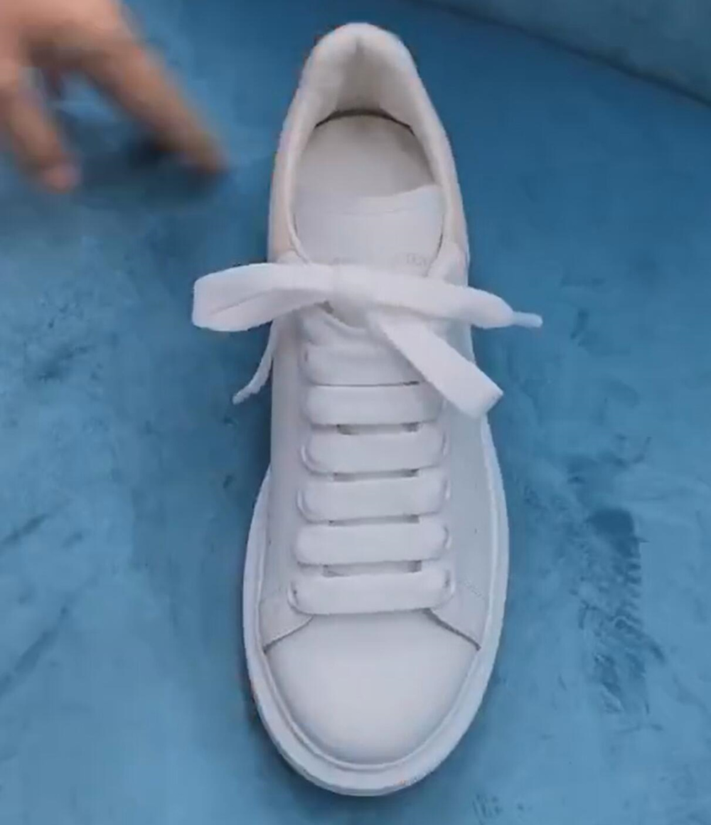 麦昆鞋的鞋带怎么系教程,麦昆小白鞋鞋带怎么系慢速