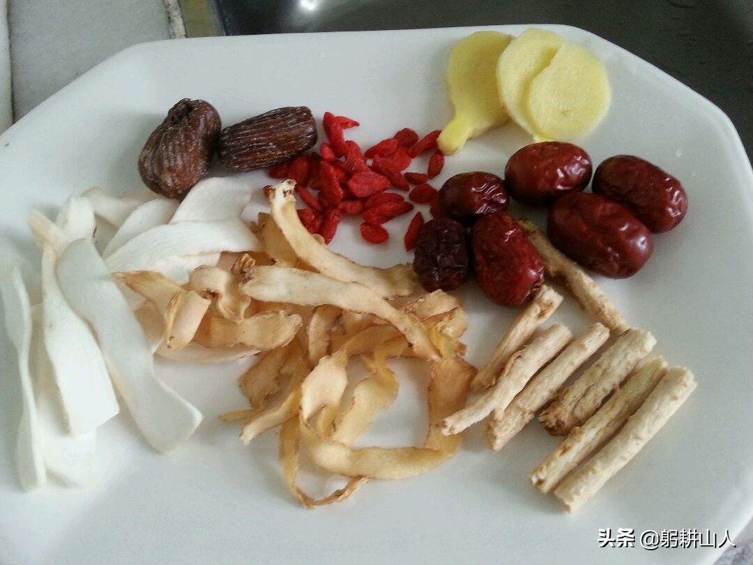 风干鸭鹅火锅制作配方,炖滋补鸭火锅的做法