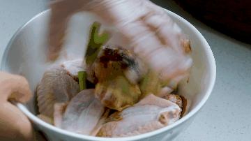 鲜椒蒜香翅的做法,广东鹅焖掌翅的做法大全