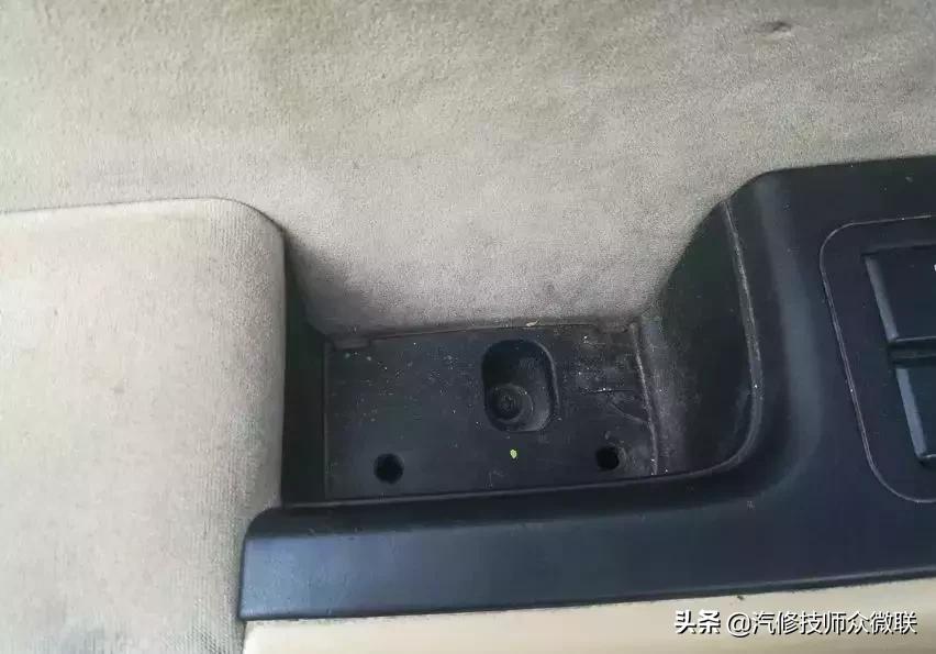 本田雅阁无法控制右后玻璃升降器,本田雅阁主驾驶车窗不能升降