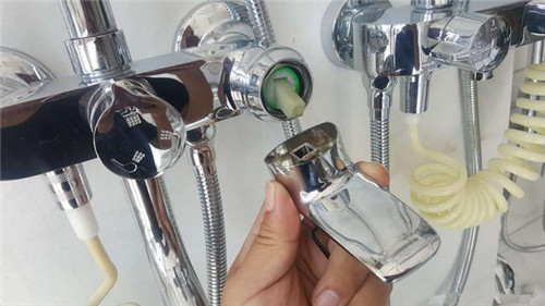 淋浴的开关氧化漏水怎么修补,淋浴开关怎么安装不漏水