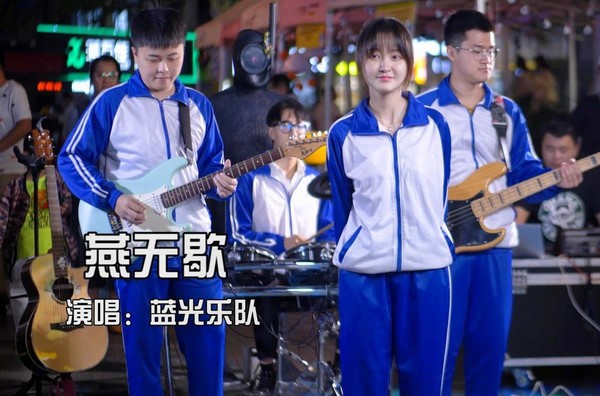 三个阳光小男孩,三个阳光男孩唱歌的视频