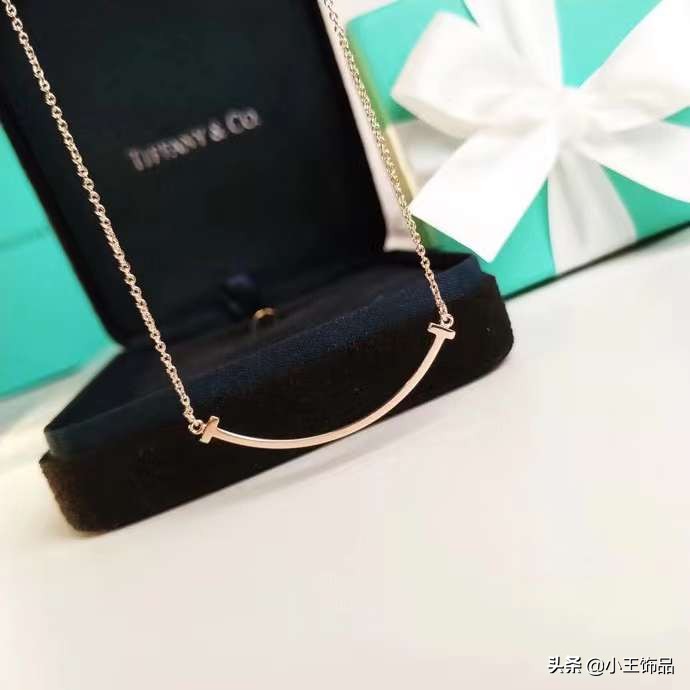 网红小笑脸项链,网红爆款微笑项链