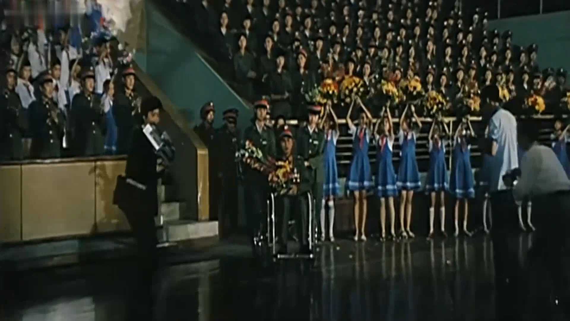 后方撤退前方战士牺牲,前方将士浴血奋战后方拆台