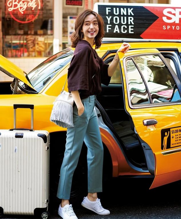 女人过了45岁不该穿三种衣服,女人40岁后不适合穿什么衣服