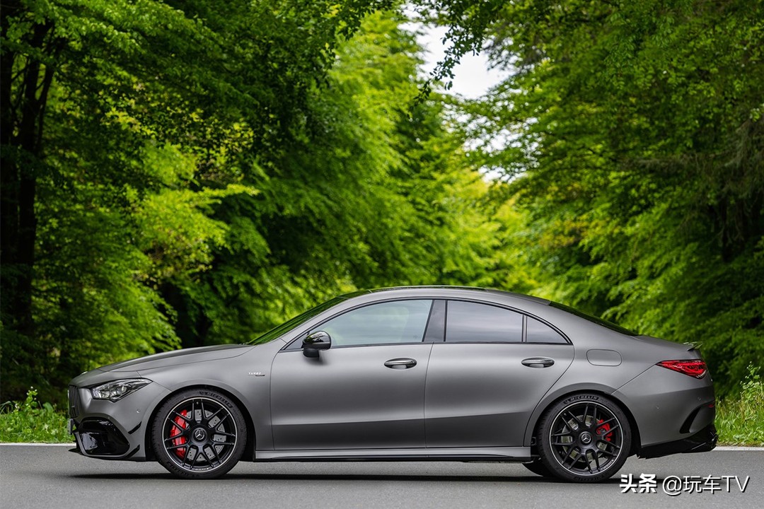 内燃机最后的疯狂！能横着走的AMGA45了解一下