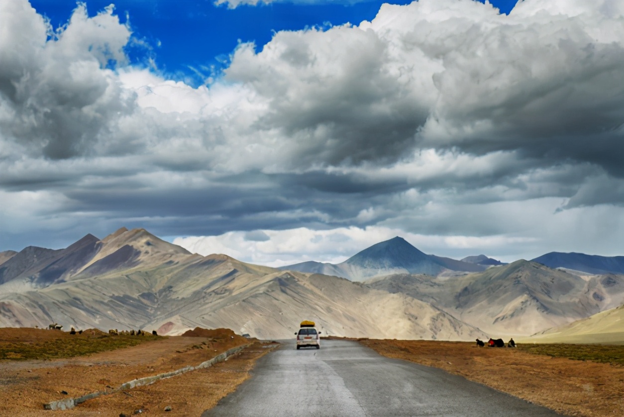 美媒采访中，面对记者污蔑“好朋友”中国，巴铁总理当即作出反击