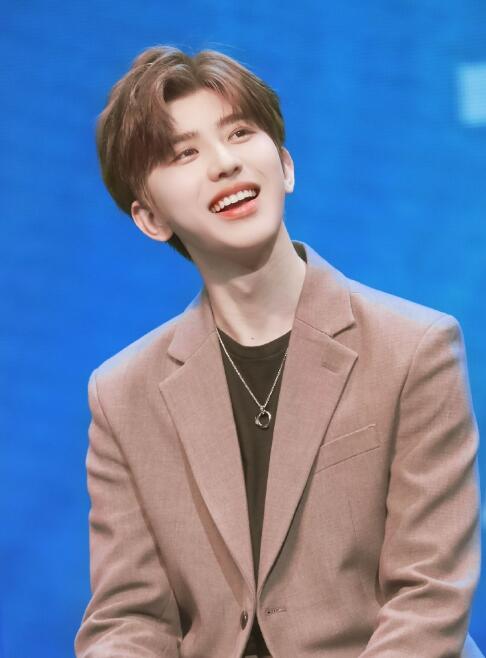 怎么正确看待蔡徐坤被黑,蔡徐坤对遭受全网黑的看法