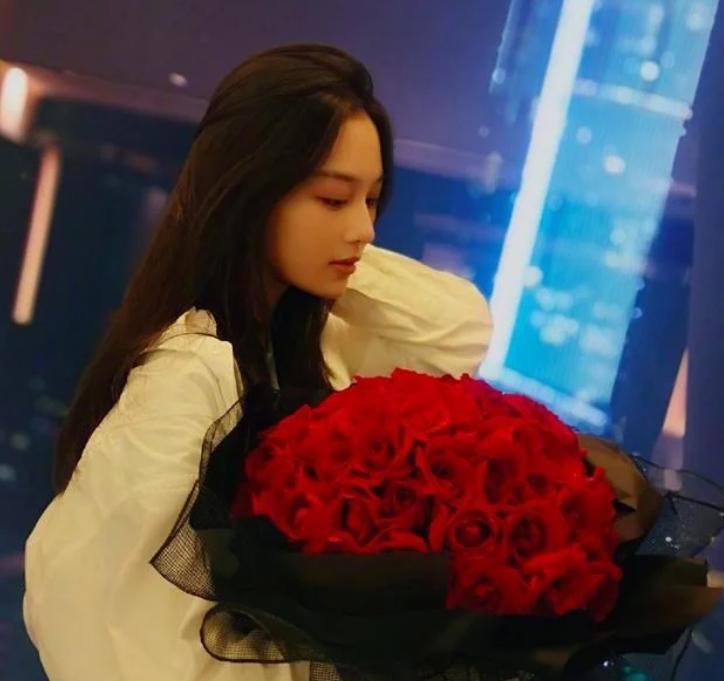 黑料铺天盖地,黑料满天飞娱乐圈