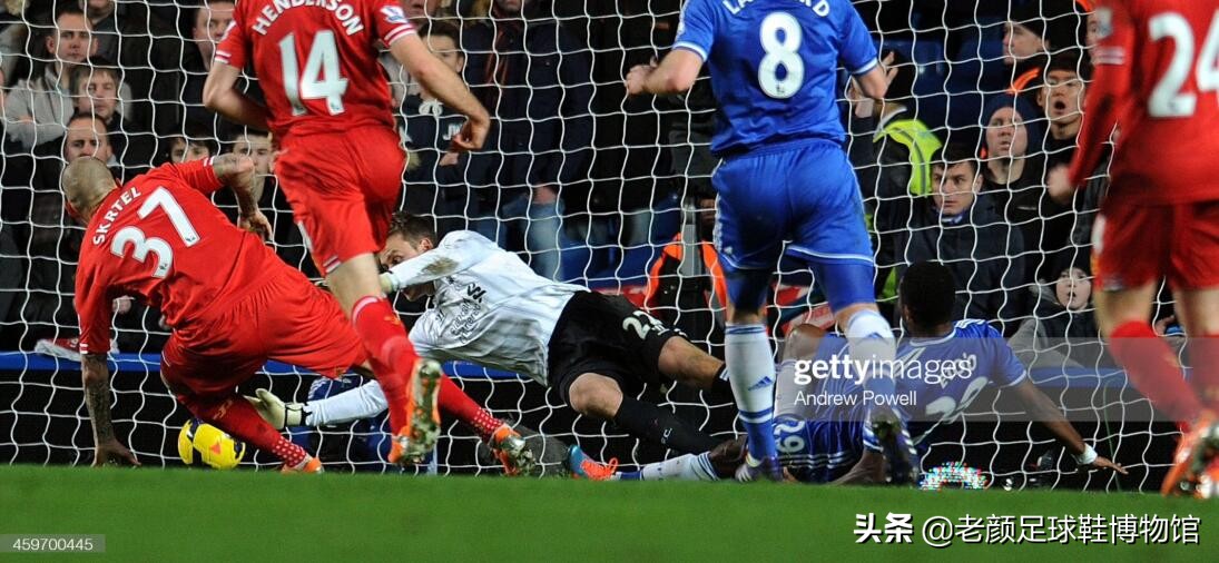 自称梅西曾辅佐他踢球，世界杯打假球贪得无厌头像被球迷印上美元