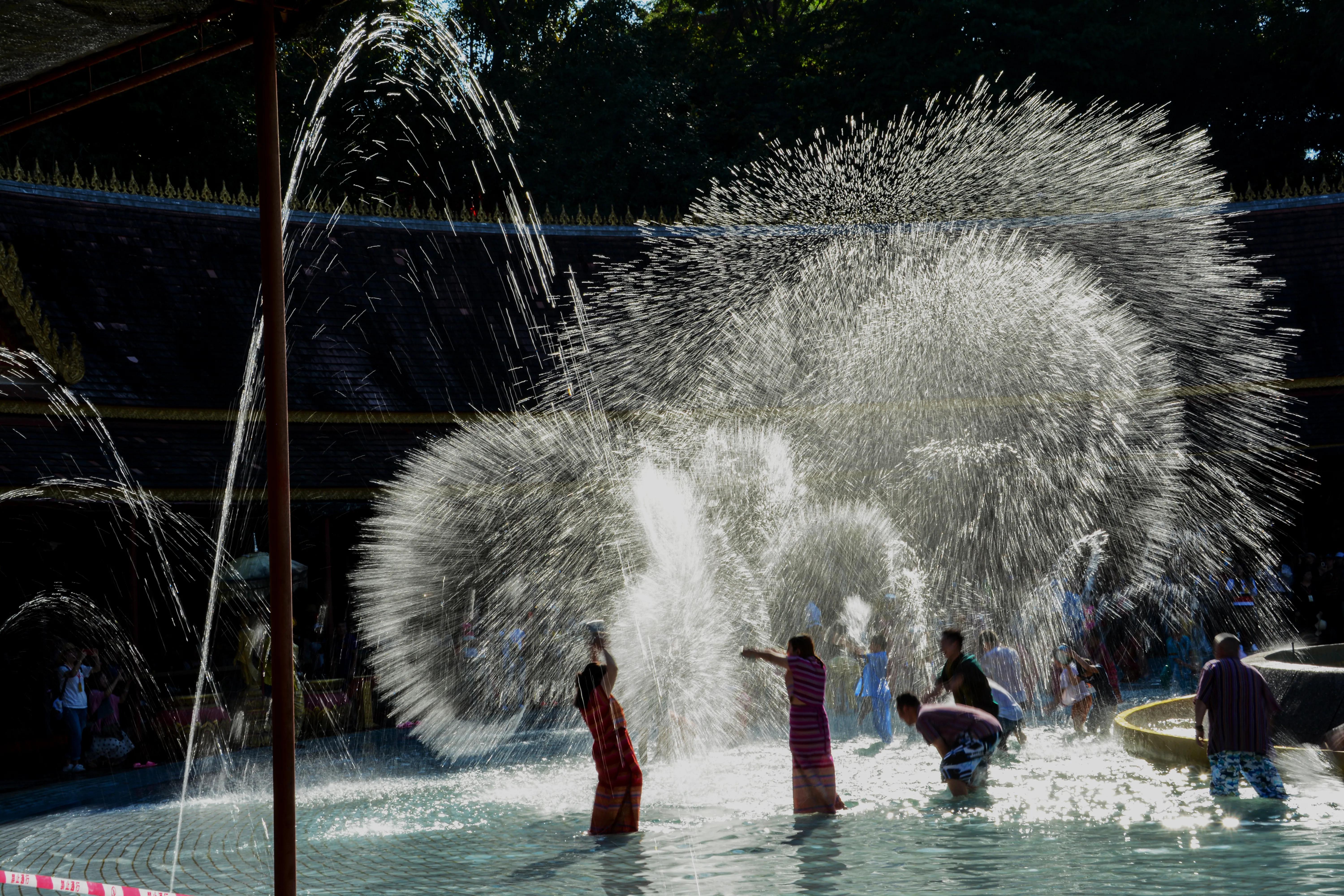 傣族泼水节打鼓完整版,傣族泼水节欢歌