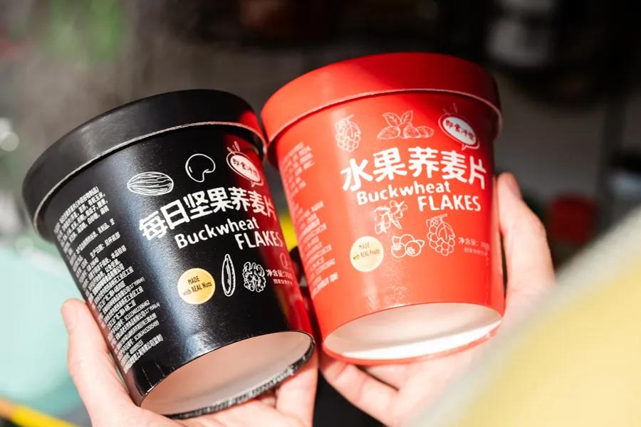 在李佳琪直播间买零食，是个划算的选择吗？