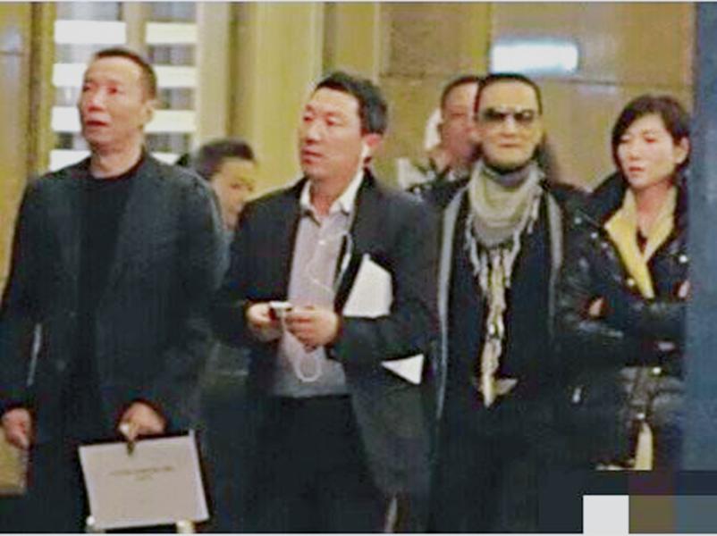 李小冉被孙东海用艾滋针头抵喉,发声大哭,祈求放过自己