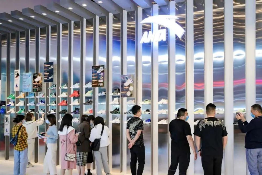 安踏成功逆袭,李宁361安踏国货