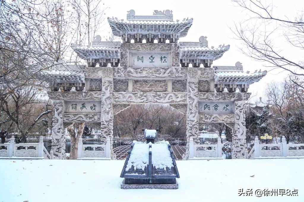 喷饭！观音有莲哪吒有家了，恒大足球场被戏称亿建莲！