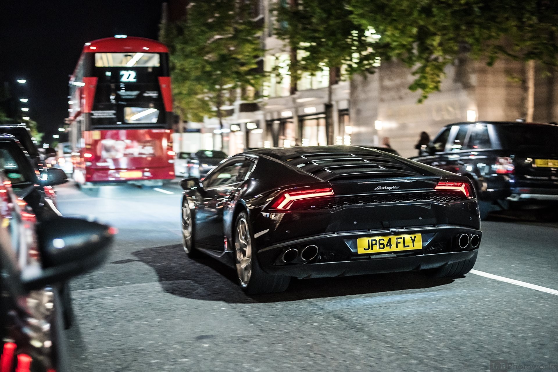 电脑壁纸夜色,电脑壁纸车夜拍