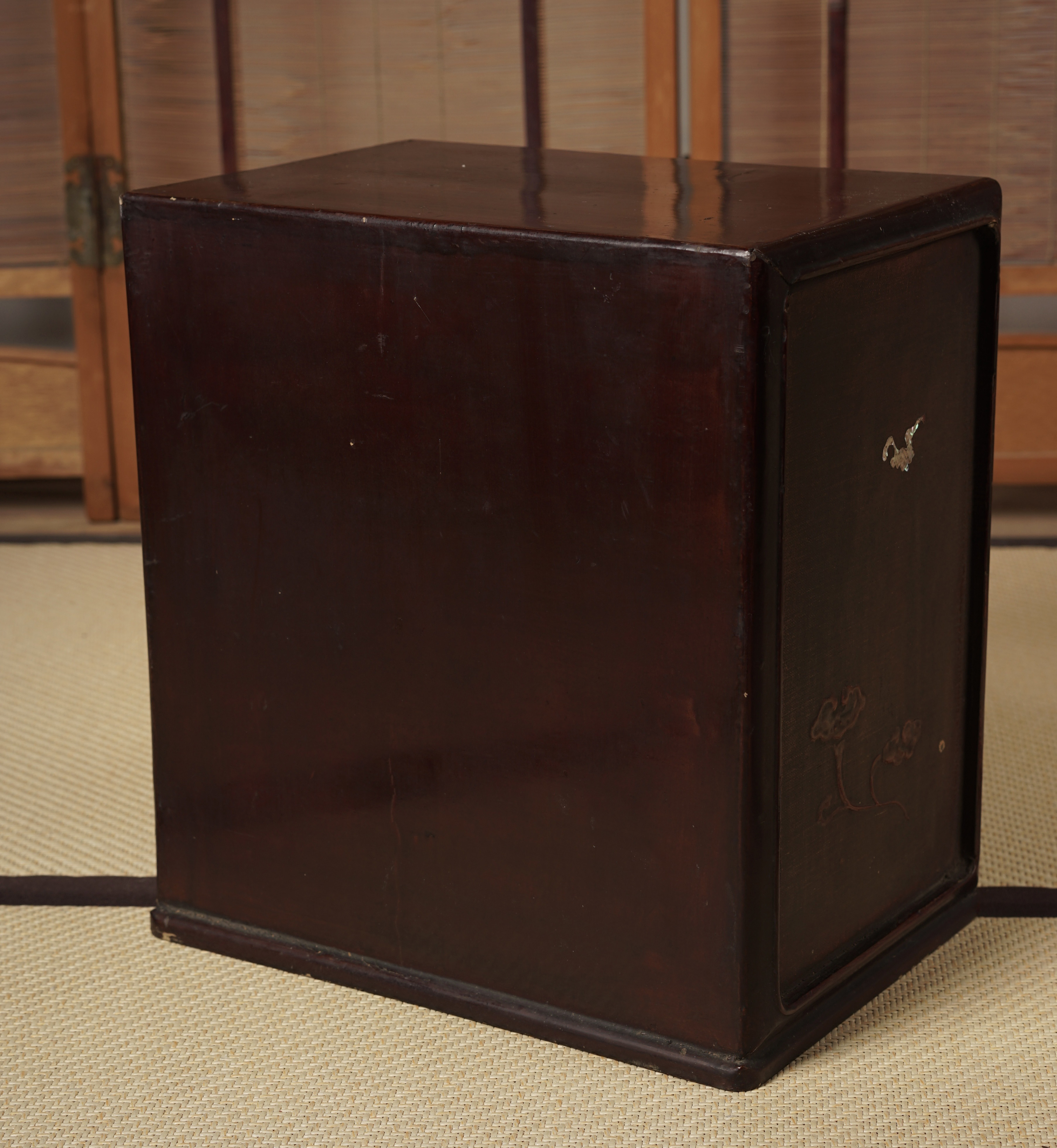 箱中藏尽天下书，阅后通晓世间理