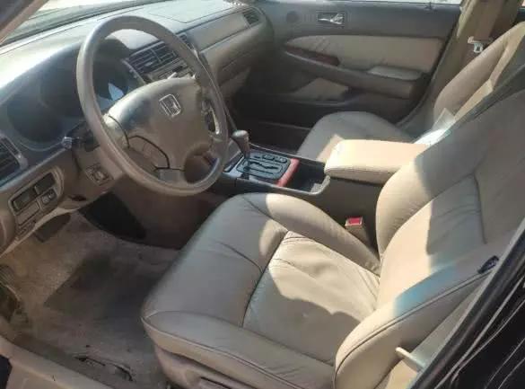 深圳遇到一辆04款本田里程，跑了33万公里，当年和丰田皇冠相竞争