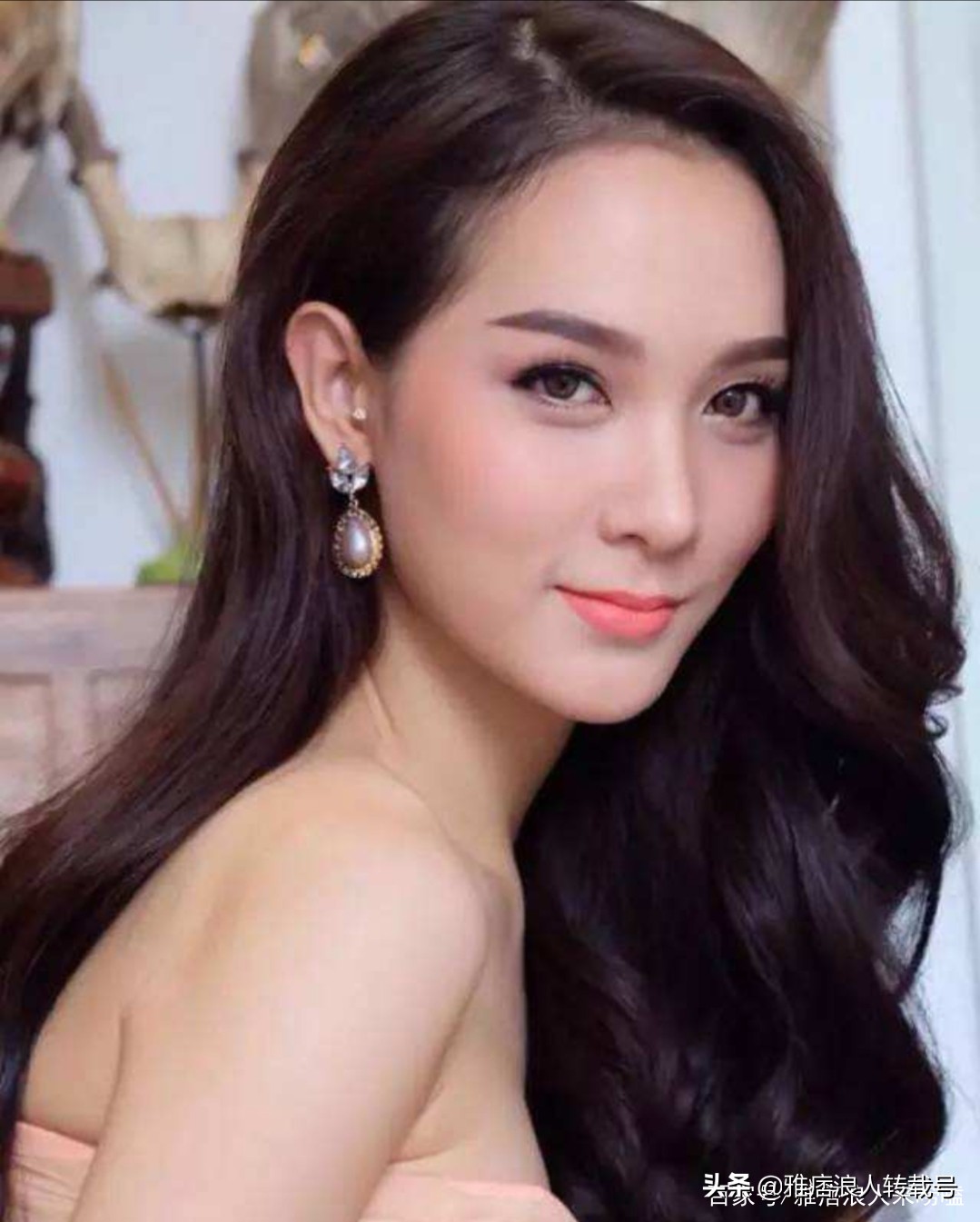 “我的灵魂装错了躯壳，上帝跟我开了个玩笑。”论变性人的伤痛