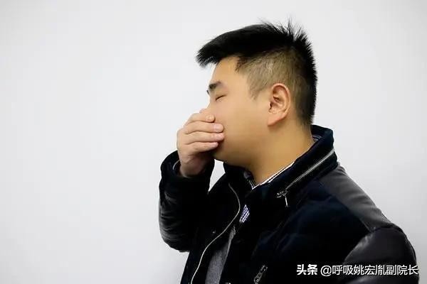 肺癌有没有治愈的可能?医生:不同阶段,各有应对的方法