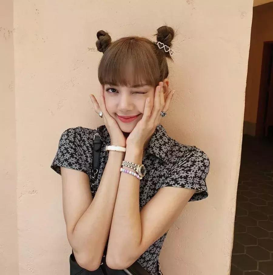 最火的拍照姿势模板,最全创意拍照法