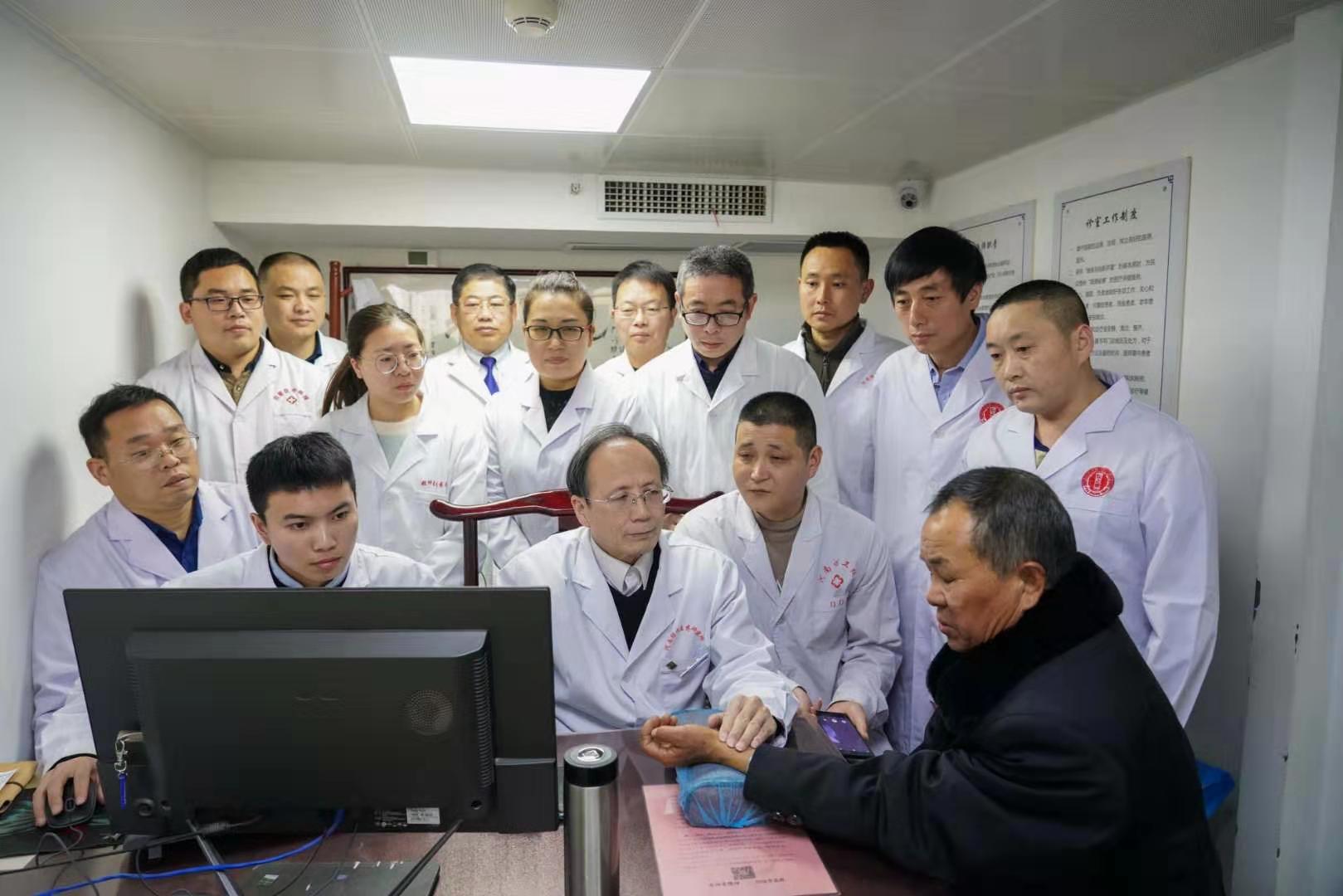 全国著名经方大师王付教授运用经方合方辨治球后视神经炎