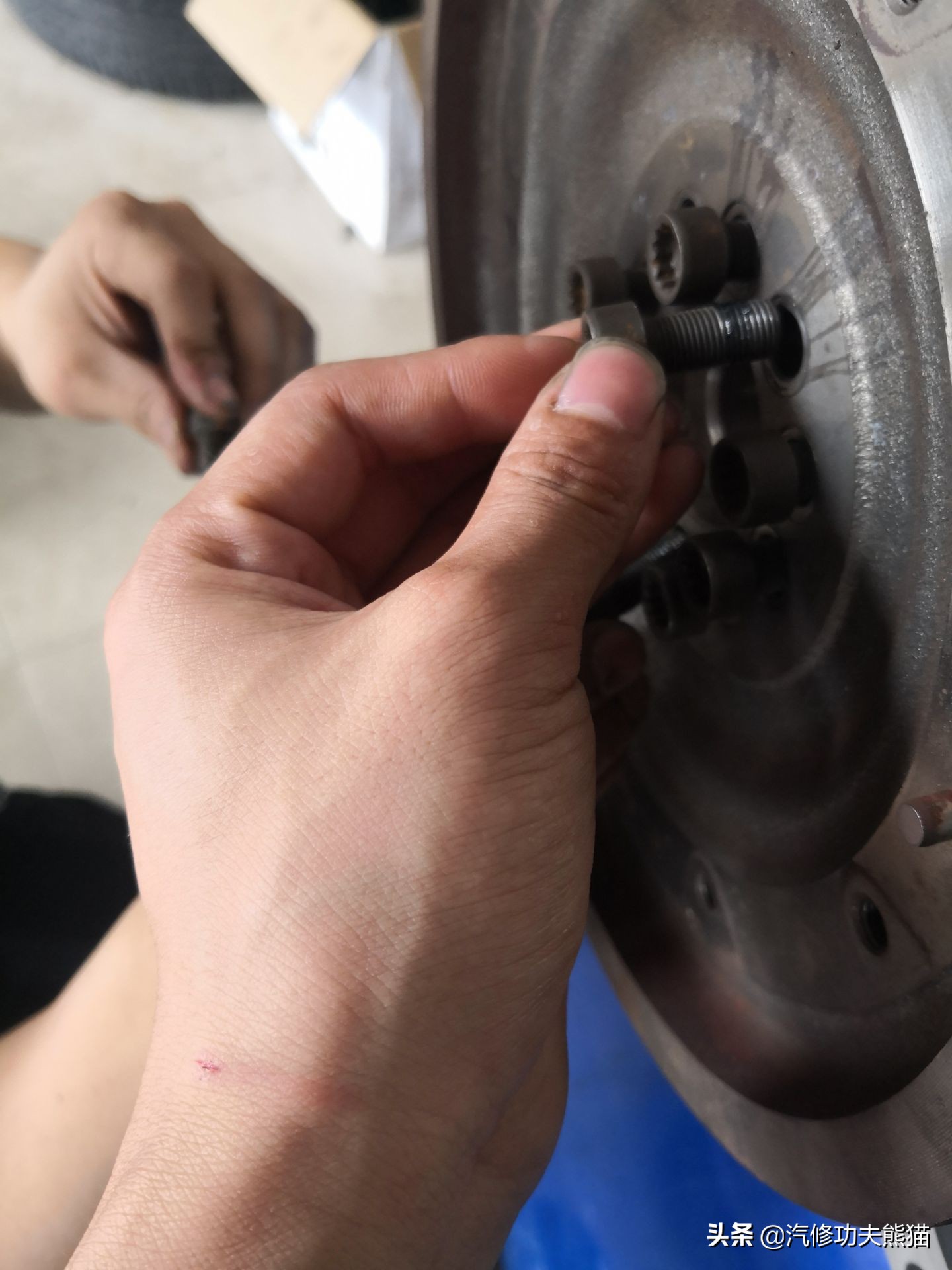 2010年的奥迪a6l2.8烧机油吗,08年奥运版奥迪a6值多少钱