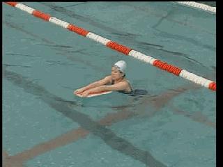 蛙泳腿部翻脚错误纠正,蛙泳在水中腿部翻脚忘记了怎么办