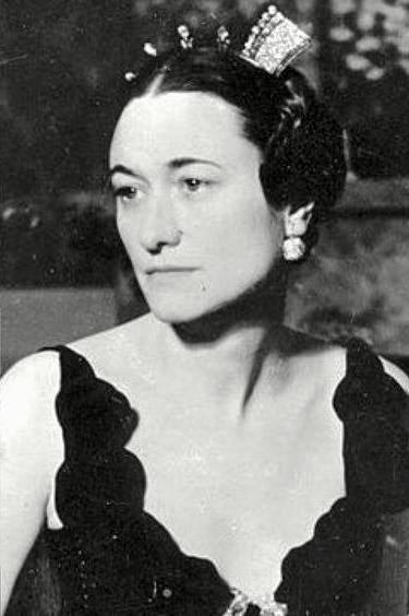 温莎公爵夫人拥有的经典珠宝,2010年温莎公爵夫人珠宝系列拍卖