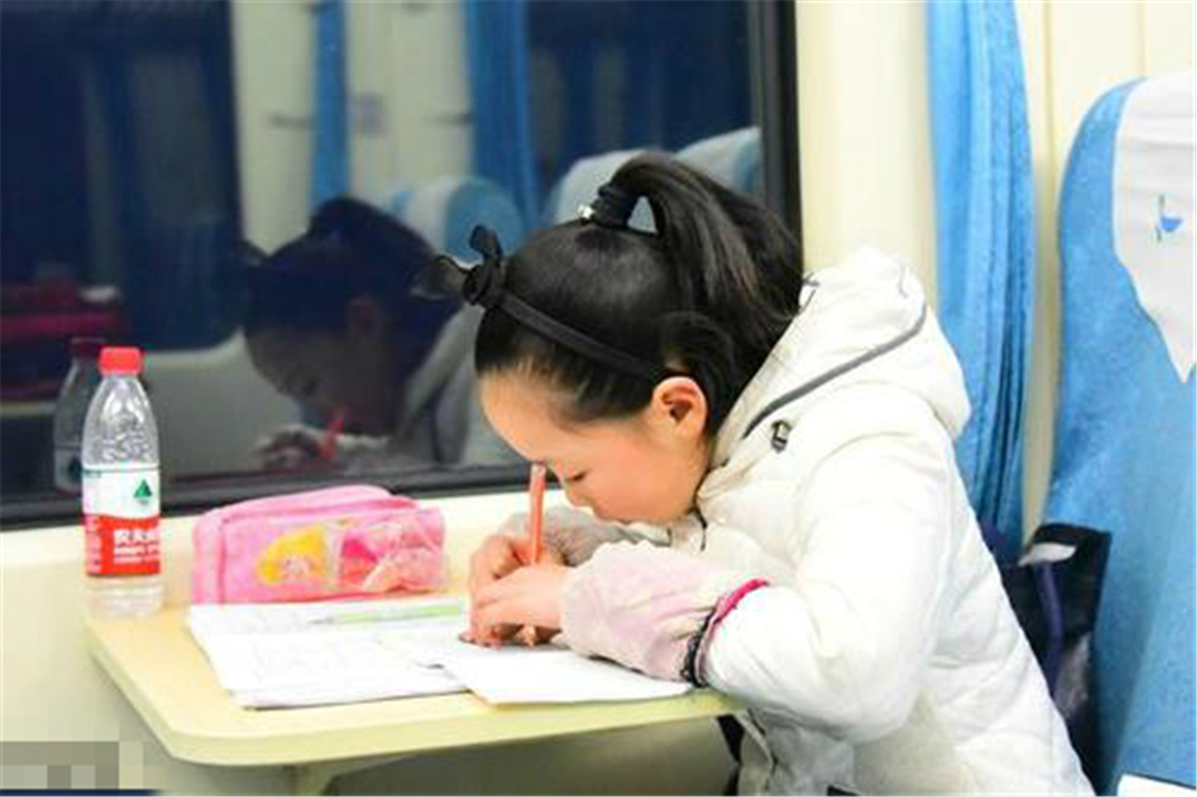 娃放学后怎么安排学习,孩子放学后如何鼓励孩子