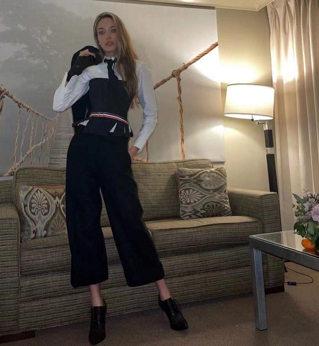 爽文般人生！天才学霸+世界冠军+绝美模特，17岁中美混血女孩火了