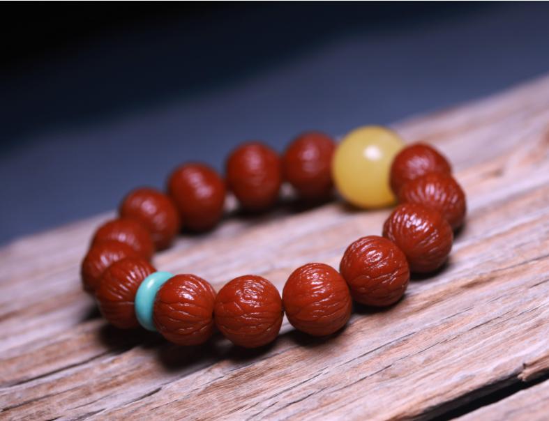 文玩金刚菩提手串保养,蜜蜡手串佩戴和保养方法