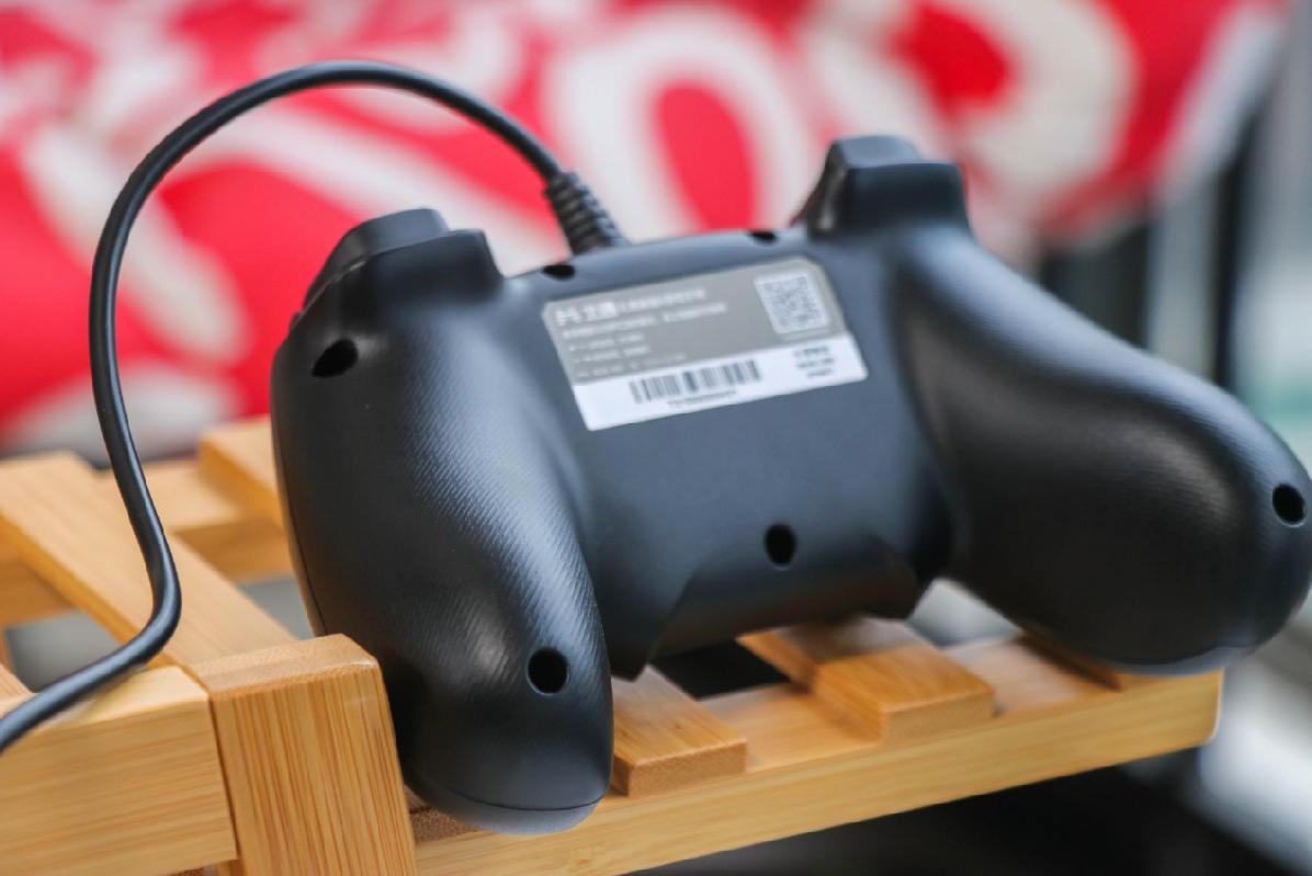 100元游戏手柄带体感,99元吃鸡游戏手柄