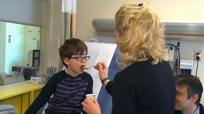 生花生过敏但熟花生不过敏,花生过敏吃了花生皮有事吗